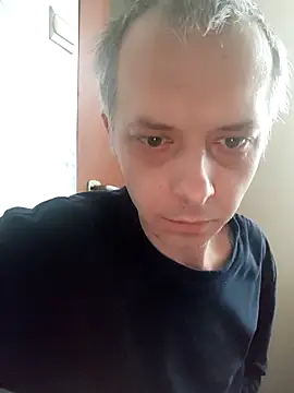 szajbusek41 online show from February 2, 2026, 7:29 am