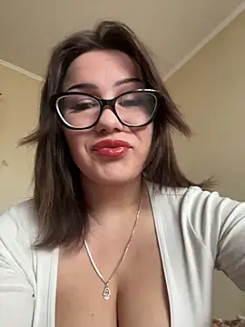 DeliceMaya online show from September 30, 2025, 4:28 am