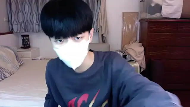 kai101010 online show from November 4, 2025, 4:06 pm