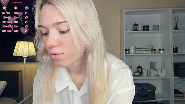 DianeHonnette online show from December 19, 2025, 7:32 pm