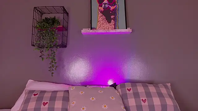 Snapshot of KeendraFox_ chatting on October 21, 2025, 10:27 am KeendraFox online show from October 21, 2025, 10:27 am