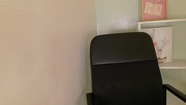 Snapshot of KeendraFox_ chatting on October 24, 2025, 10:22 am KeendraFox online show from October 24, 2025, 10:22 am