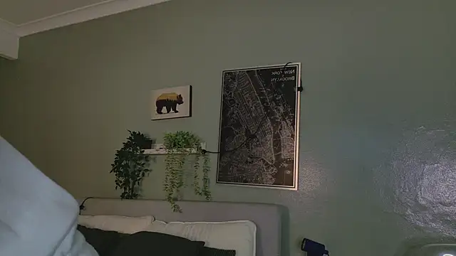 Snapshot of KeendraFox_ chatting on October 28, 2025, 10:19 am KeendraFox online show from October 28, 2025, 10:19 am