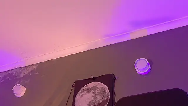 Snapshot of KeendraFox_ chatting on November 7, 2025, 10:15 am KeendraFox online show from November 7, 2025, 10:15 am