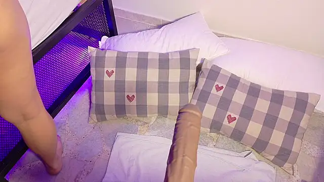 Snapshot of KeendraFox_ chatting on November 11, 2025, 10:37 am KeendraFox online show from November 11, 2025, 10:37 am