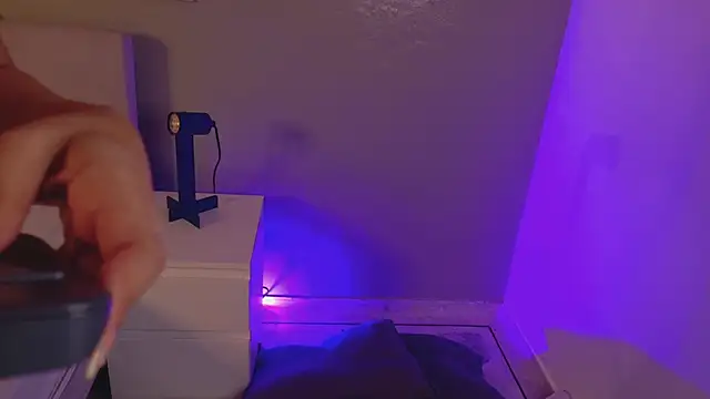 Snapshot of KeendraFox_ chatting on November 26, 2025, 10:27 am KeendraFox online show from November 26, 2025, 10:27 am