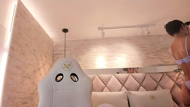 grace daviss online show from April 18, 2026, 11:03 am