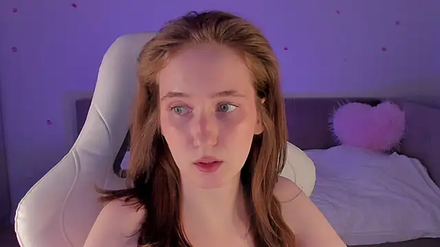 CrystalSoul  online show from October 15, 2025, 9:48 pm