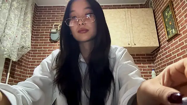 Snapshot of EmmaLeexth chatting on September 28, 2025, 3:28 pm EmmaLeexth online show from September 28, 2025, 3:28 pm