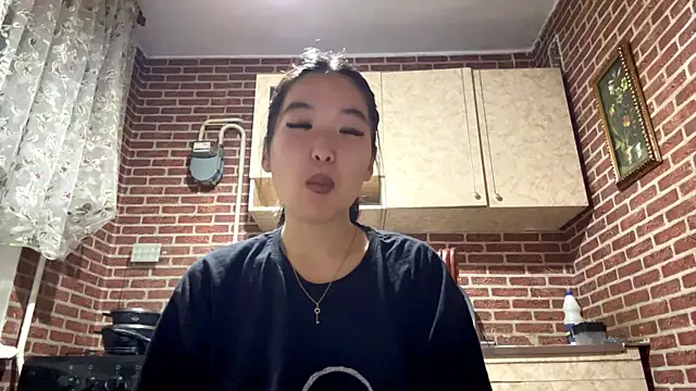 Snapshot of EmmaLeexth chatting on November 5, 2025, 12:38 pm EmmaLeexth online show from November 5, 2025, 12:38 pm