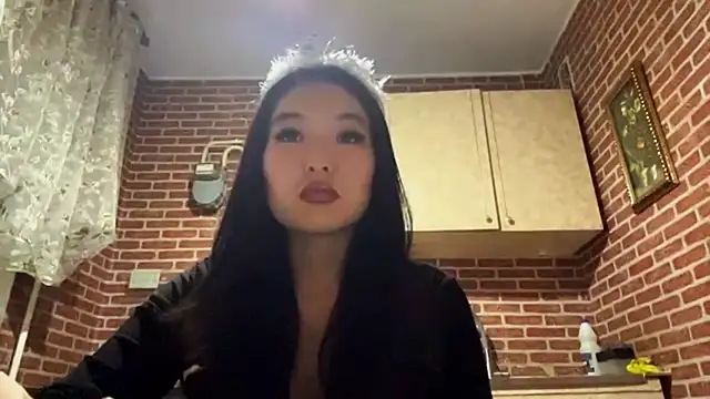 Snapshot of EmmaLeexth chatting on November 18, 2025, 2:54 pm EmmaLeexth online show from November 18, 2025, 2:54 pm