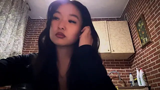 Snapshot of EmmaLeexth chatting on December 14, 2025, 1:49 pm EmmaLeexth online show from December 14, 2025, 1:49 pm