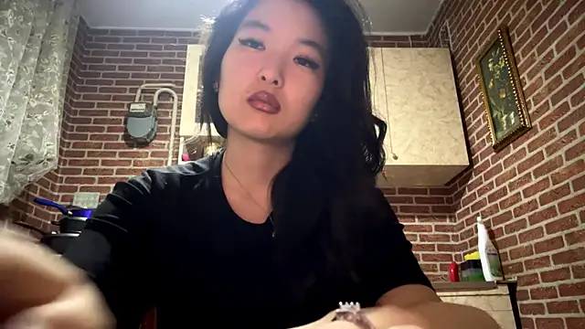 Snapshot of EmmaLeexth chatting on January 10, 2026, 2:08 pm EmmaLeexth online show from January 10, 2026, 2:08 pm