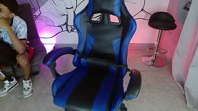 Snapshot of deivid_bigcock1 chatting on November 18, 2025, 12:16 am deivid bigcock1 online show from November 18, 2025, 12:16 am