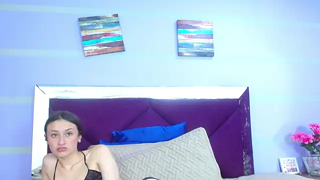 Emily Swiftt online show from November 26, 2025, 10:49 am