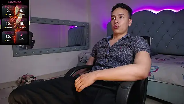 Andrew Thomas  online show from November 12, 2025, 2:34 am