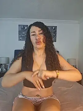 Lina 444 online show from February 19, 2026, 12:06 am