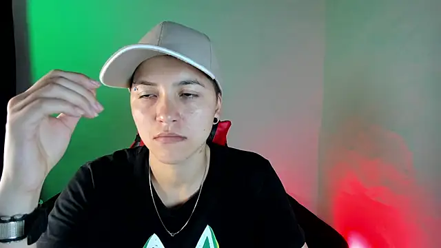 nicocoox online show from November 4, 2025, 1:48 am