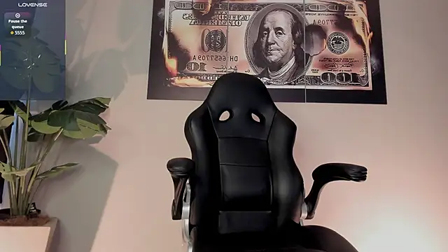 chrizmacgregor online show from October 28, 2025, 9:06 pm