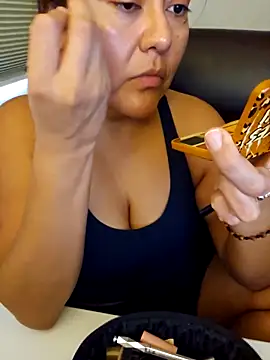 sw33th3art online show from September 26, 2025, 5:28 pm