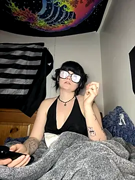 slttystargirl online show from October 14, 2025, 1:28 am