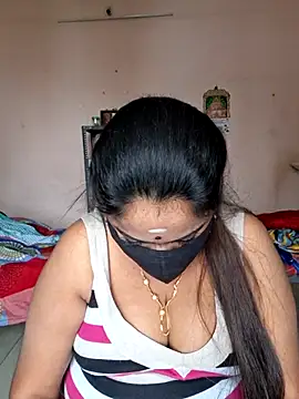 Snapshot of queendivya chatting on June 12, 2026, 5:39 am queendivya online show from June 12, 2026, 5:39 am