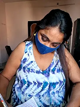 Snapshot of queendivya chatting on June 25, 2026, 2:00 am queendivya online show from June 25, 2026, 2:00 am