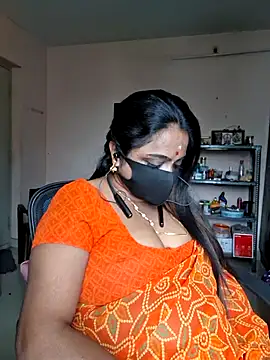 Snapshot of queendivya chatting on July 5, 2026, 7:48 am queendivya online show from July 5, 2026, 7:48 am