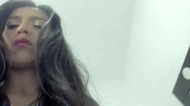 misshidalgo online show from October 9, 2025, 3:37 am