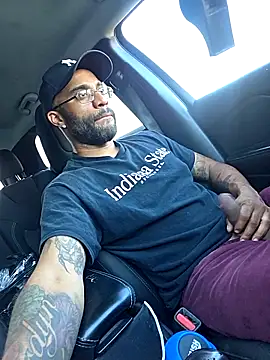 Snapshot of Justahungdad chatting on October 9, 2025, 9:35 pm Justahungdad online show from October 9, 2025, 9:35 pm