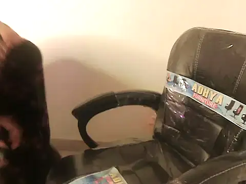 bold kiara online show from February 25, 2026, 4:44 am