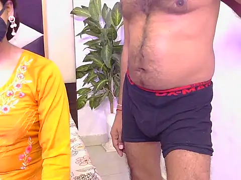 Lovelyy-couple online show from October 23, 2025, 6:39 pm