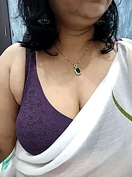 Snapshot of divya-jannu chatting on October 22, 2025, 6:07 pm divya-jannu online show from October 22, 2025, 6:07 pm