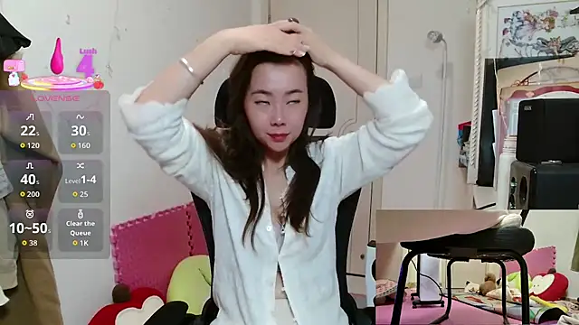 sallycui online show from November 1, 2025, 11:23 am