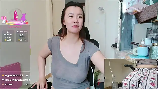 Snapshot of sallycui chatting on June 18, 2026, 1:06 am sallycui online show from June 18, 2026, 1:06 am