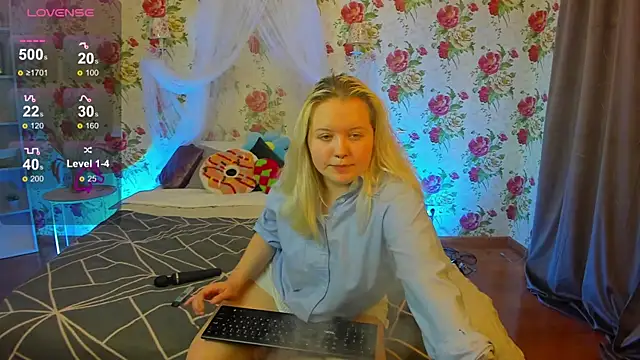 Snapshot of RoseThomas_ chatting on November 20, 2025, 7:30 am RoseThomas online show from November 20, 2025, 7:30 am