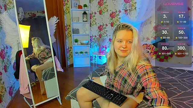 Snapshot of RoseThomas_ chatting on November 23, 2025, 9:42 am RoseThomas online show from November 23, 2025, 9:42 am