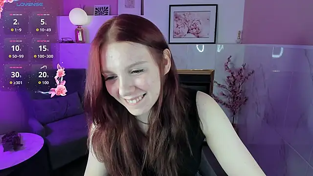 Snapshot of Layla_Glam chatting on October 22, 2025, 5:41 am Layla Glam online show from October 22, 2025, 5:41 am