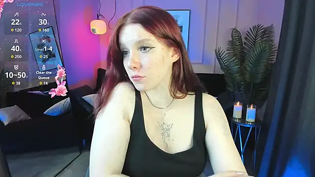 Snapshot of Layla_Glam chatting on October 26, 2025, 5:35 am Layla Glam online show from October 26, 2025, 5:35 am