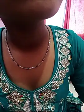 Snapshot of pari_rani7 chatting on March 22, 2026, 3:43 am pari rani7 online show from March 22, 2026, 3:43 am