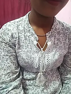 Snapshot of pari_rani7 chatting on March 23, 2026, 3:21 am pari rani7 online show from March 23, 2026, 3:21 am