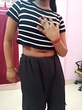 Snapshot of pari_rani7 chatting on March 24, 2026, 5:12 am pari rani7 online show from March 24, 2026, 5:12 am