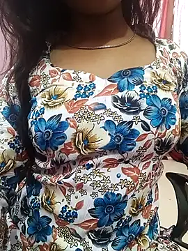 Snapshot of pari_rani7 chatting on March 27, 2026, 3:23 am pari rani7 online show from March 27, 2026, 3:23 am
