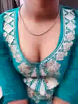Snapshot of pari_rani7 chatting on April 5, 2026, 3:58 am pari rani7 online show from April 5, 2026, 3:58 am