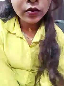 Snapshot of pari_rani7 chatting on April 6, 2026, 3:48 am pari rani7 online show from April 6, 2026, 3:48 am
