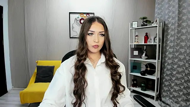 EllaClarke online show from June 13, 2026, 9:51 am