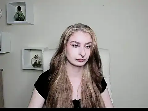 NinaBlond1 online show from October 14, 2025, 5:41 am