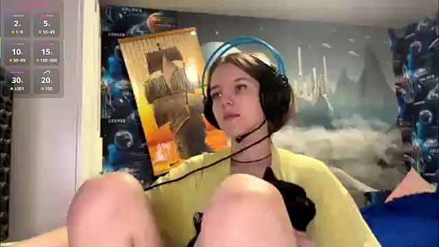 Elira Breeze online show from December 14, 2025, 3:06 pm