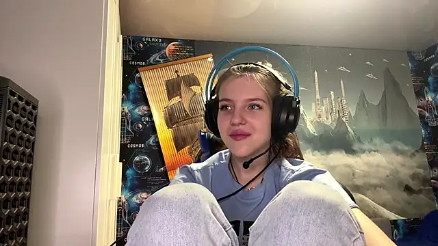 Elira Breeze online show from January 8, 2026, 3:25 pm