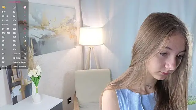 Snapshot of YuriKastner chatting on October 5, 2025, 4:11 am YuriKastner online show from October 5, 2025, 4:11 am